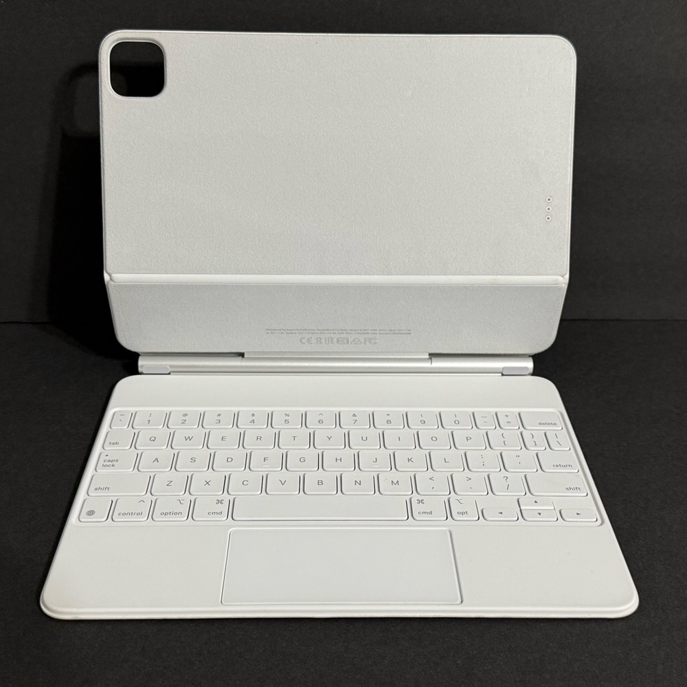 Apple iPad Pro 11 (Model A2261) Magic Keyboard Folio in White - Picture 5 of 7